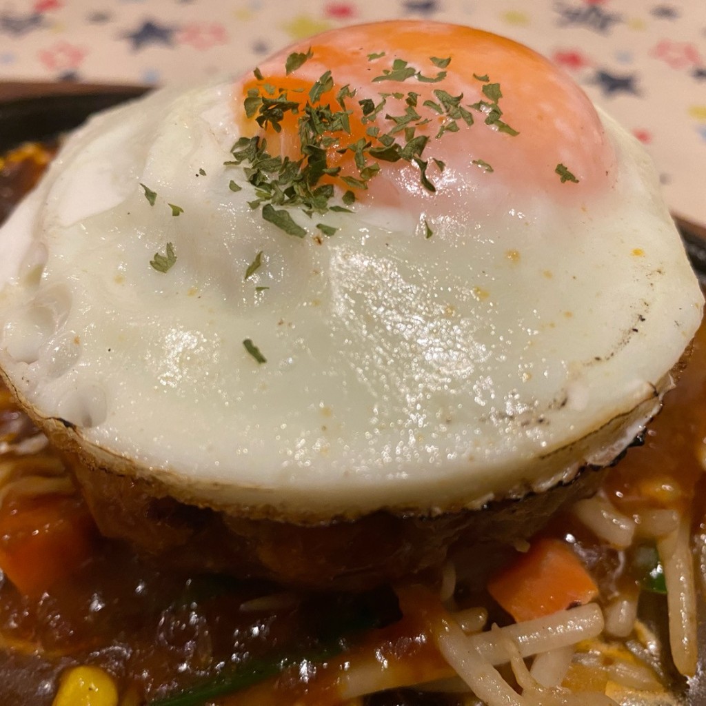 ユーザーが投稿したLunch目玉焼きセットの写真 - 実際訪問したユーザーが直接撮影して投稿した幕張町ステーキステーキ共和国幕張大使館・本館の写真