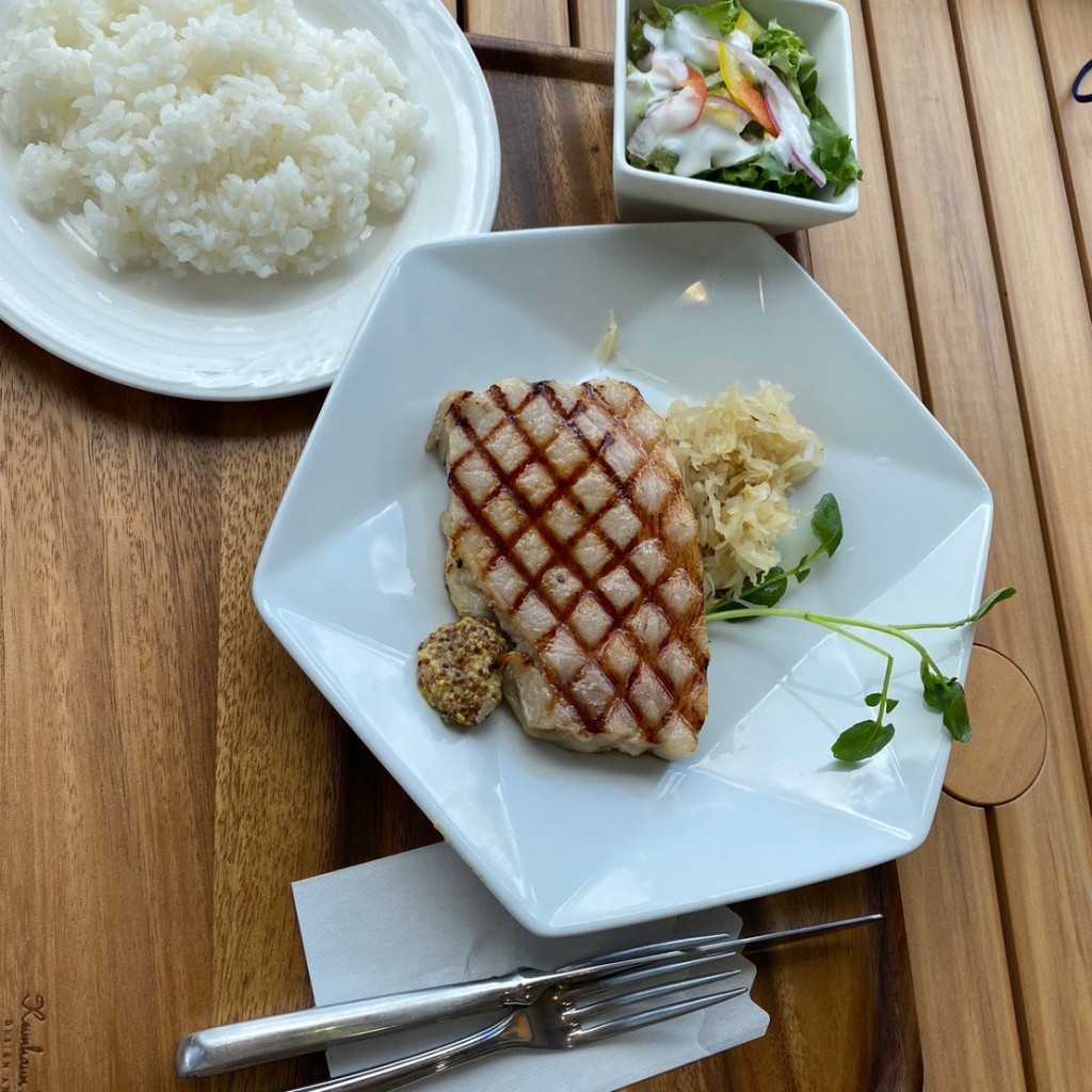 ユーザーが投稿した豚ステーキの写真 - 実際訪問したユーザーが直接撮影して投稿した上井出アイスクリーム富士朝霧高原 富士ミルクランドの写真