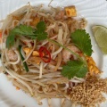 海老のタイ焼きそば - 実際訪問したユーザーが直接撮影して投稿した銀座タイ料理ジムトンプソンズ テーブル タイランドの写真のメニュー情報