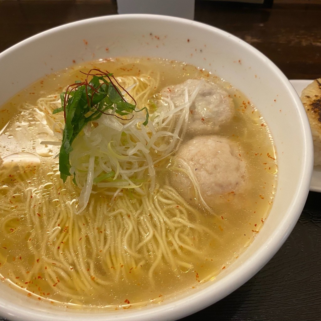 ユーザーが投稿したちょい辛塩ラーメンの写真 - 実際訪問したユーザーが直接撮影して投稿した新宿ラーメン専門店麺屋海神 新宿店の写真