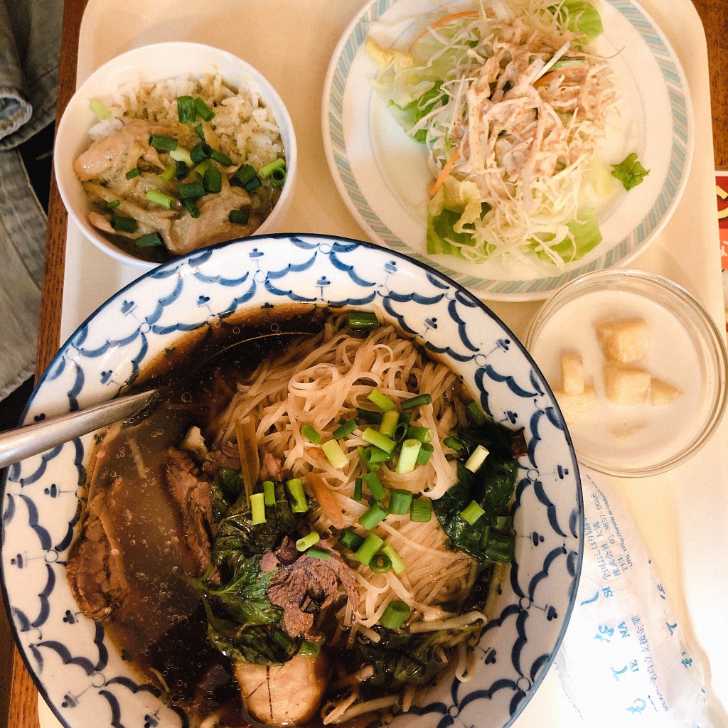 ユーザーが投稿した屋台風牛肉麺の写真 - 実際訪問したユーザーが直接撮影して投稿した新宿タイ料理クルンテープの写真