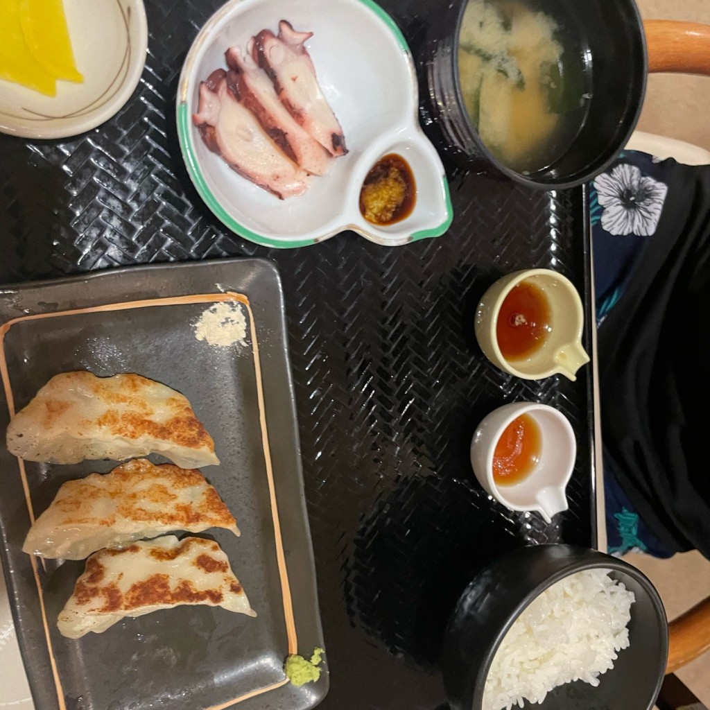 ユーザーが投稿したえびタコ焼き餃子定食の写真 - 実際訪問したユーザーが直接撮影して投稿した北三条定食屋海鮮食彩 二島物語の写真