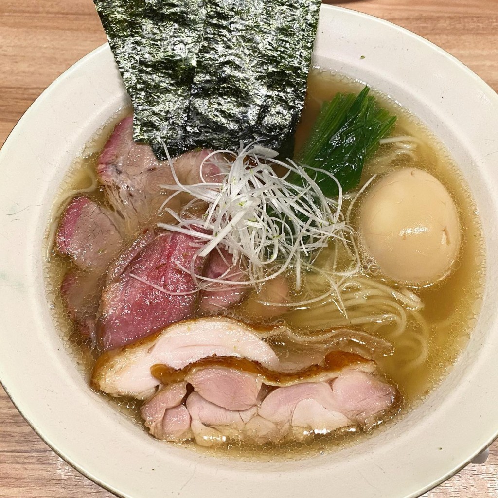 ユーザーが投稿した特製塩ラーメンの写真 - 実際訪問したユーザーが直接撮影して投稿した神田錦町ラーメン専門店ほん田の写真