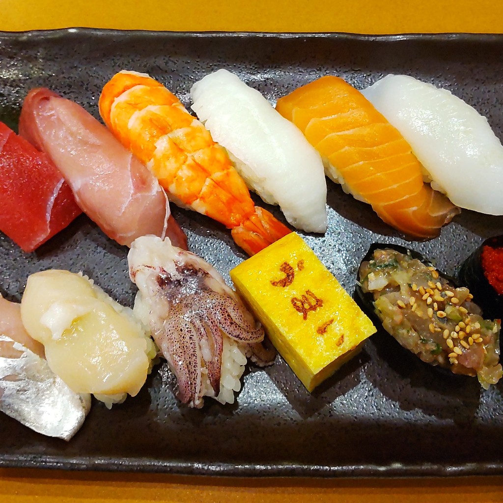 ユーザーが投稿した満福にぎりの写真 - 実際訪問したユーザーが直接撮影して投稿した中央寿司うまい鮨勘 名掛丁支店の写真