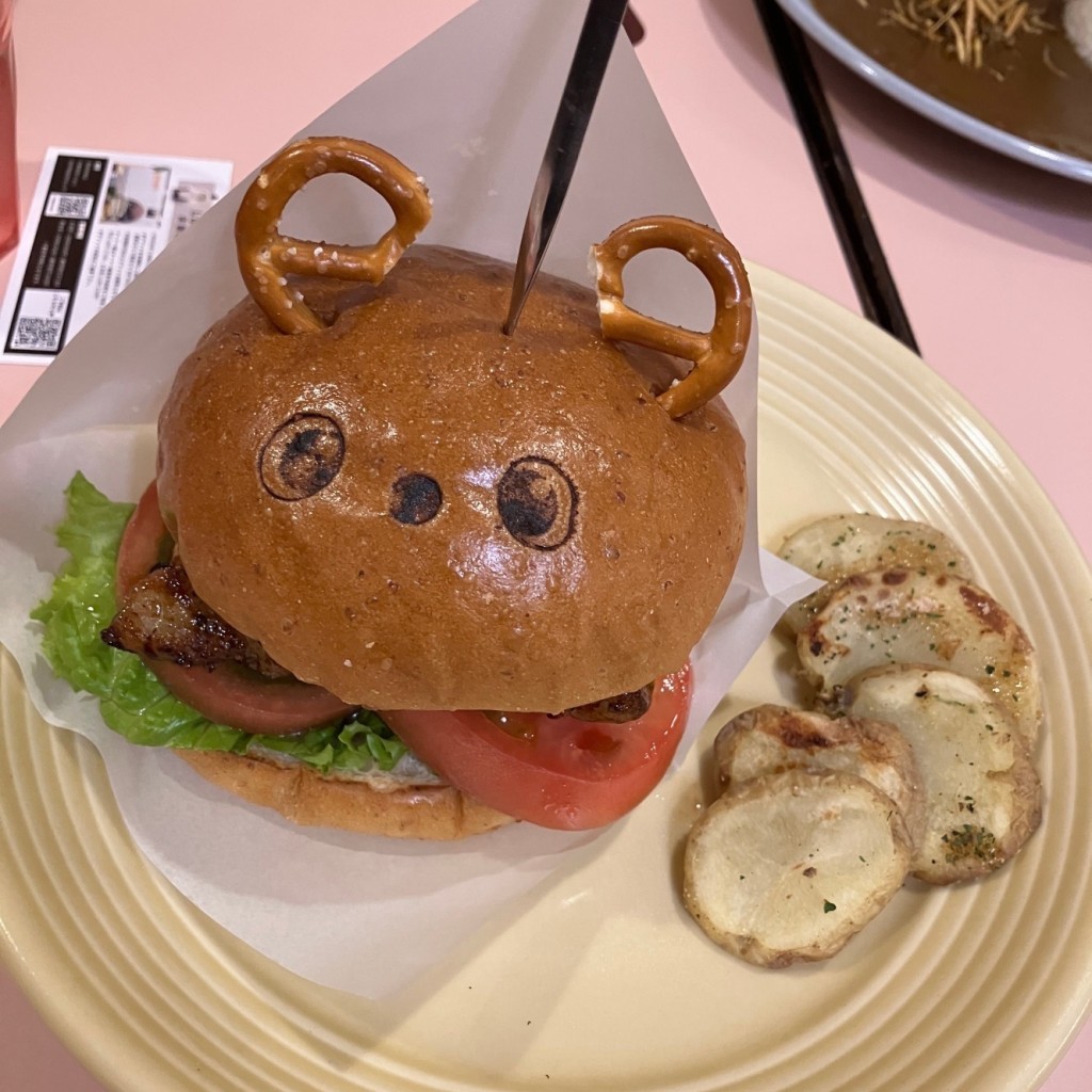 ユーザーが投稿したハニーマスタードチキンバーガーの写真 - 実際訪問したユーザーが直接撮影して投稿した堀川町カフェラボットカフェの写真
