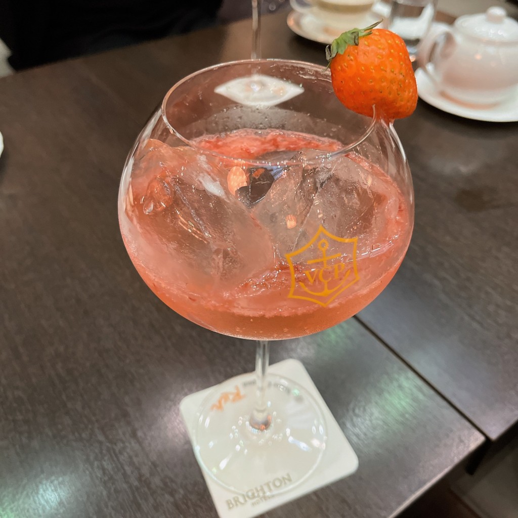 ユーザーが投稿したStrawberry Gin Tonicの写真 - 実際訪問したユーザーが直接撮影して投稿した三丁町喫茶店クー・オ・ミディの写真