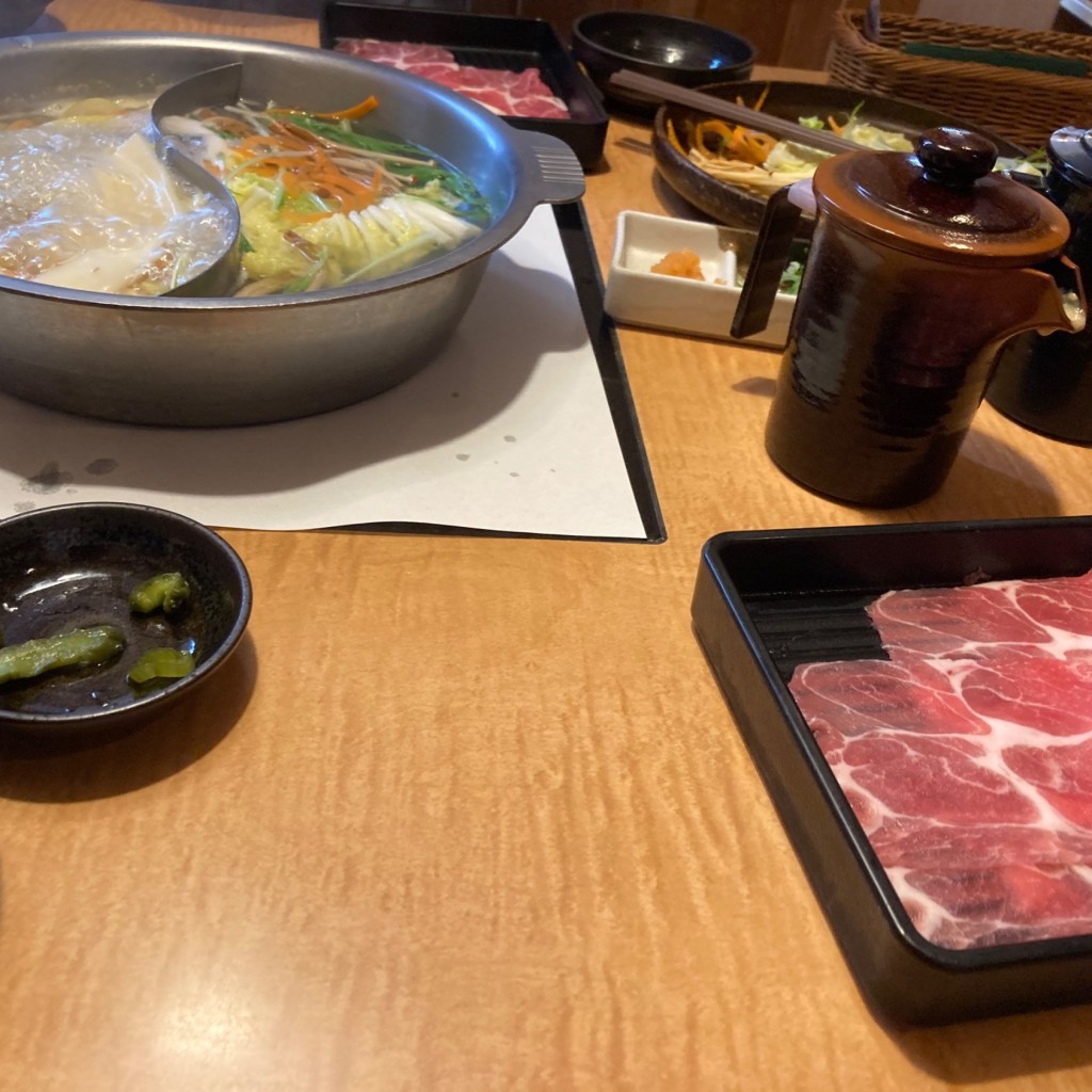 ユーザーが投稿したLunch豚しゃぶ定食の写真 - 実際訪問したユーザーが直接撮影して投稿した緑町すき焼きどん亭 高崎店の写真