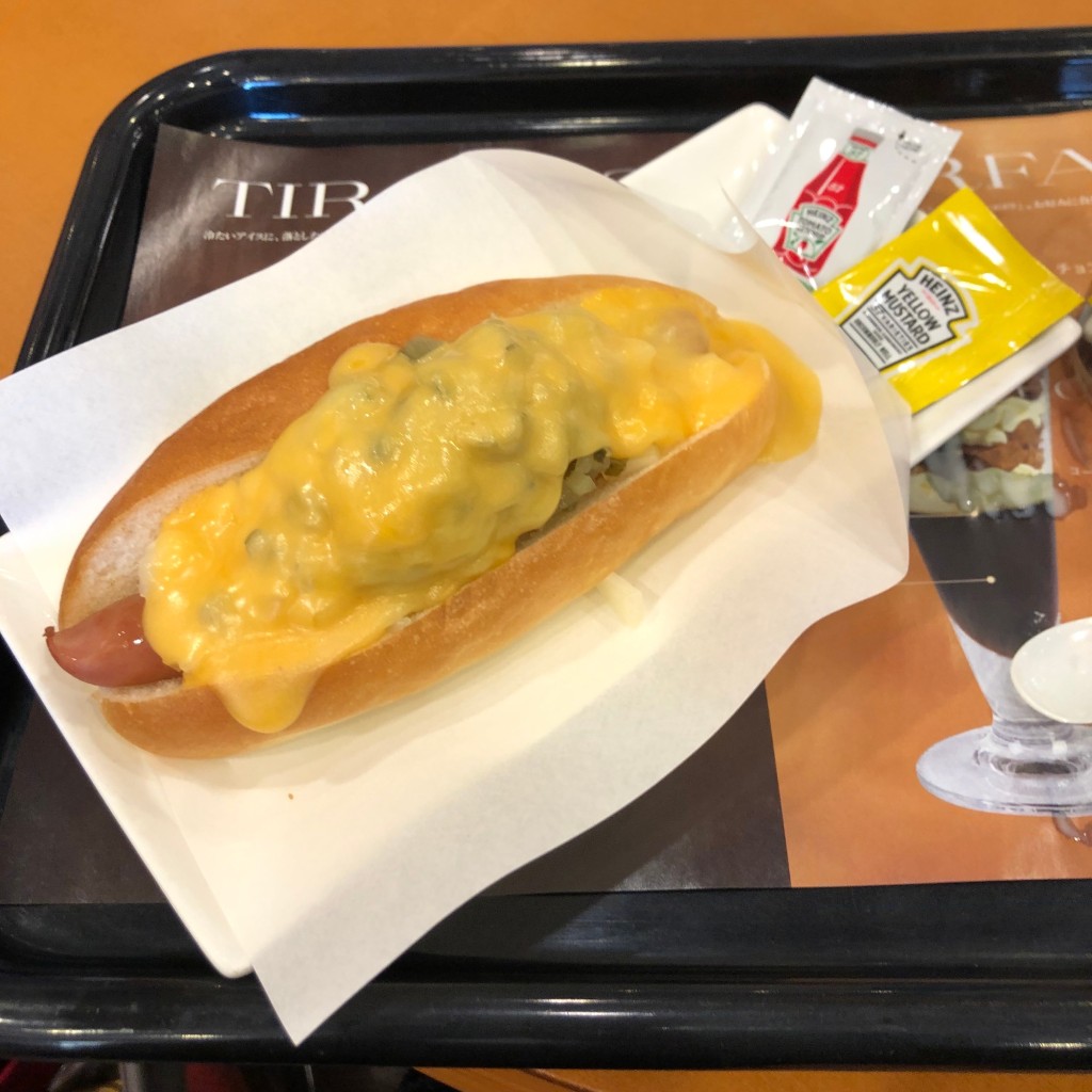 ユーザーが投稿したレッドチェダーチーズのホットドッグ 2番の写真 - 実際訪問したユーザーが直接撮影して投稿した加賀町カフェBARISTA CAFFE 上越国府店の写真