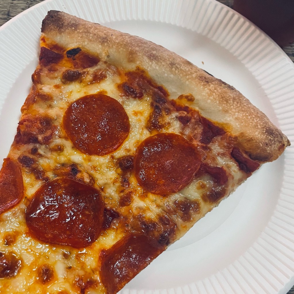 ユーザーが投稿したPepperoni Sliceの写真 - 実際訪問したユーザーが直接撮影して投稿した猿楽町ピザピザ スライスの写真