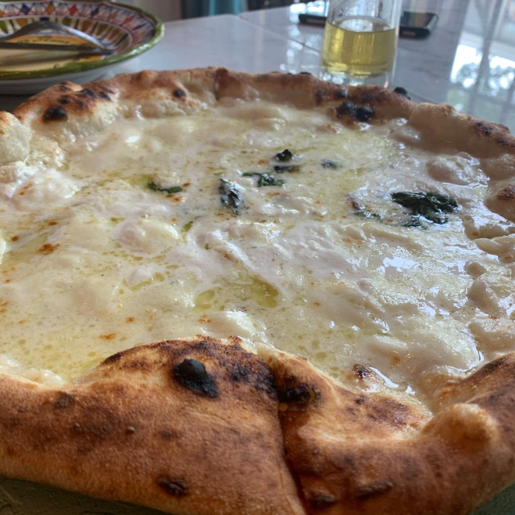 ユーザーが投稿したクワトロピザの写真 - 実際訪問したユーザーが直接撮影して投稿した南三国ヶ丘町パスタ99 Pizza Napoletana Gourmetの写真