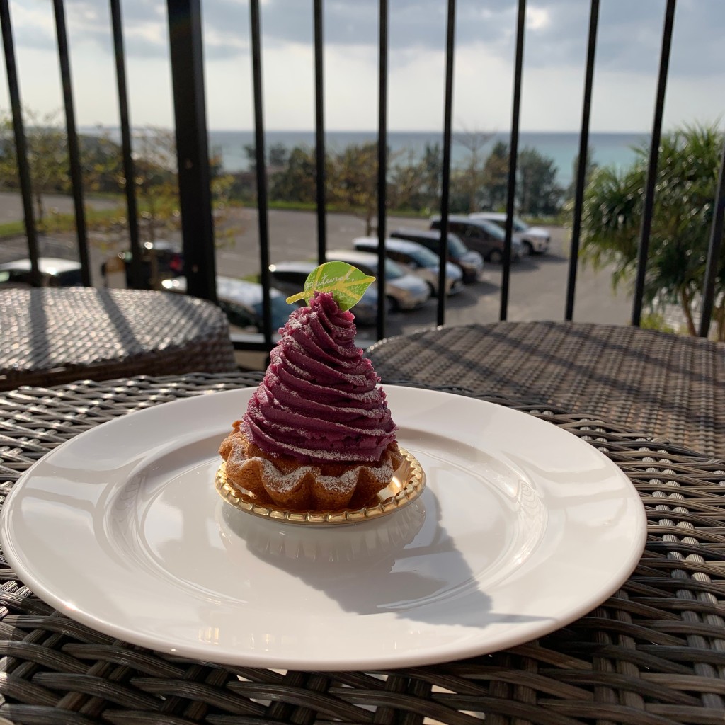 ユーザーが投稿した紅芋モンブランの写真 - 実際訪問したユーザーが直接撮影して投稿した冨着カフェカフー リゾート フチャク コンド・ホテル Deli & Caféの写真