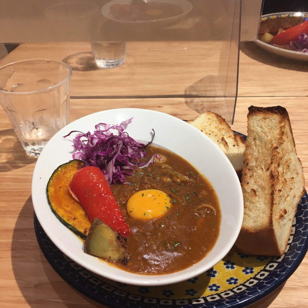 ユーザーが投稿したキーマカレーパンの写真 - 実際訪問したユーザーが直接撮影して投稿したひび野カフェランチ&ディナー ミッドツリーカフェ海浜幕張駅前店の写真