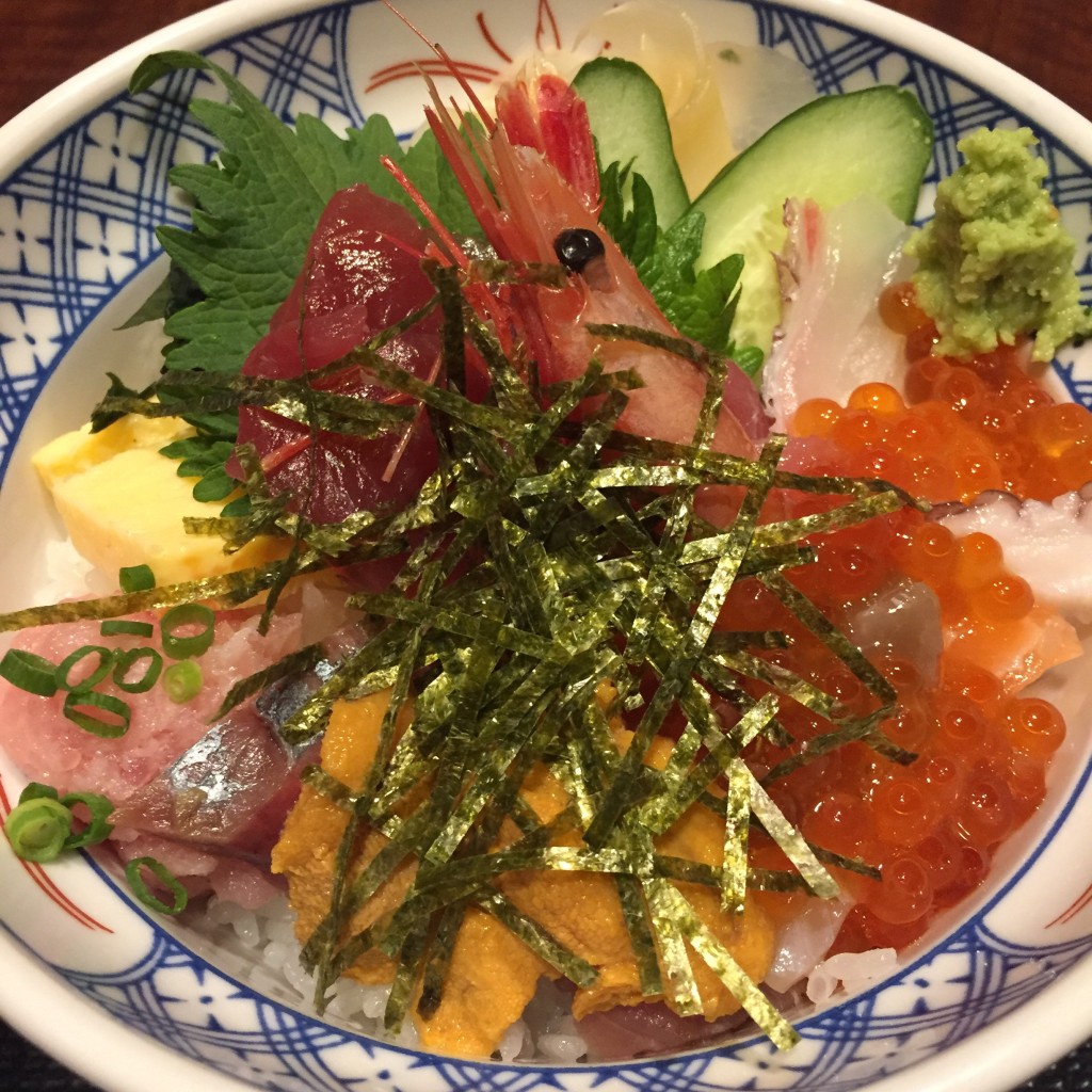 ユーザーが投稿した特上海鮮丼の写真 - 実際訪問したユーザーが直接撮影して投稿した浜松町魚介 / 海鮮料理海鮮問屋 地魚屋 東京浜松町店の写真