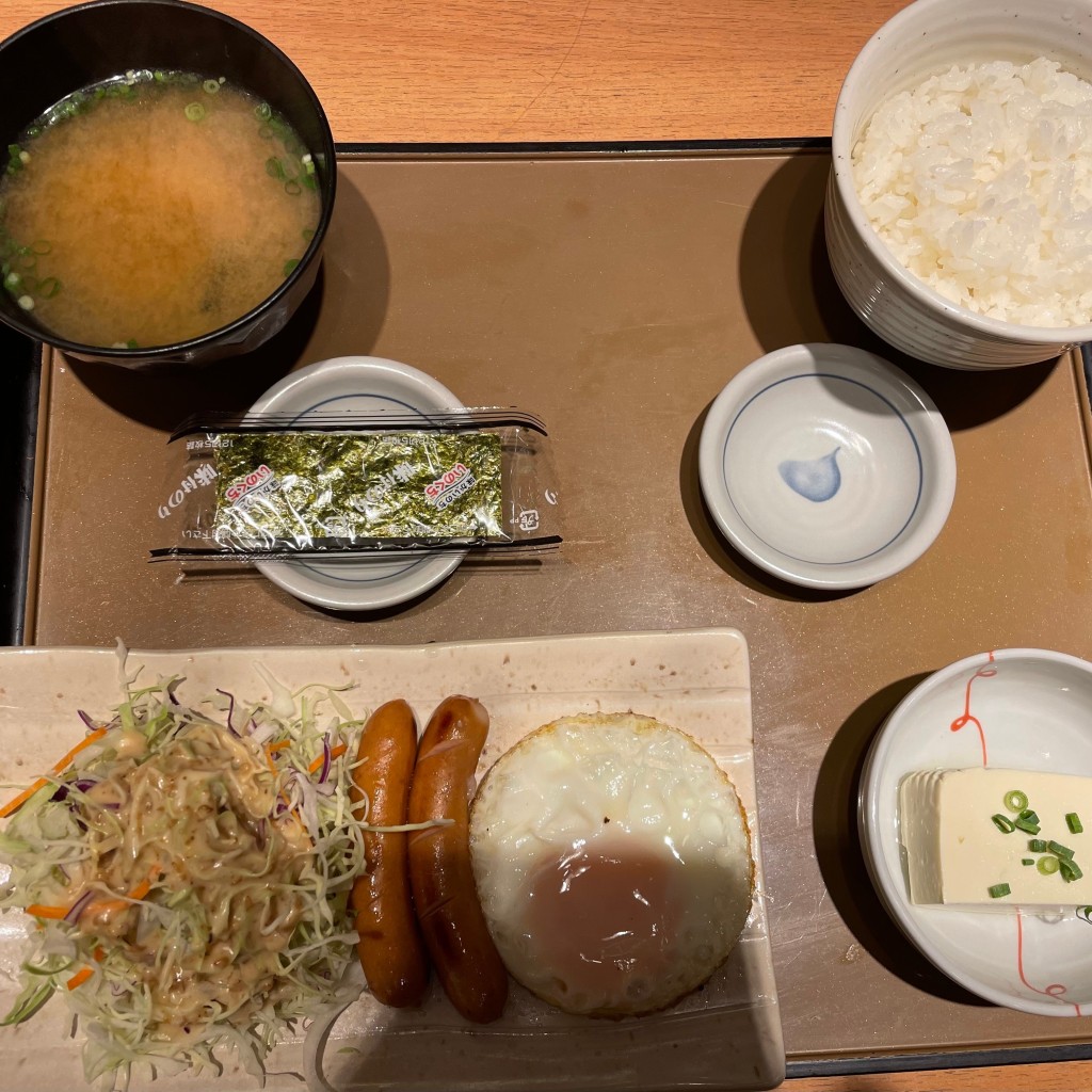ユーザーが投稿した目玉焼き定食の写真 - 実際訪問したユーザーが直接撮影して投稿した西ノ京栂尾町定食屋やよい軒 京都二条店の写真