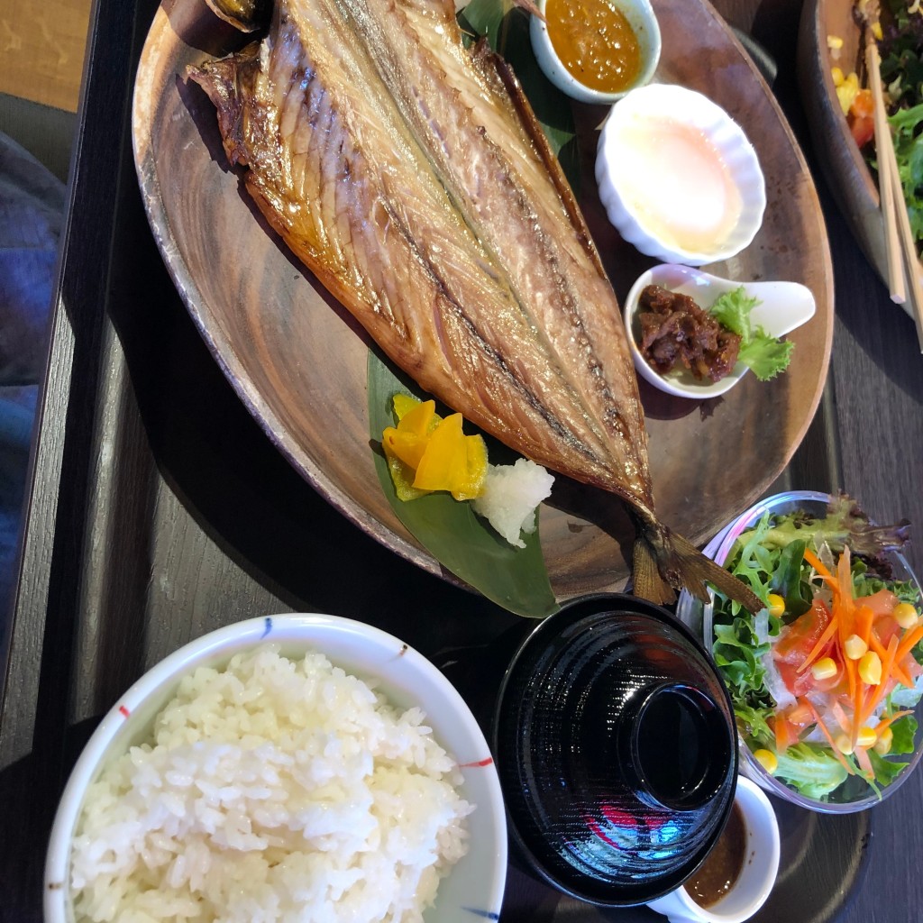 ユーザーが投稿したとろ鯖の大きな焼き肴ごはんセットの写真 - 実際訪問したユーザーが直接撮影して投稿した一宮カフェCOFF CAFEの写真