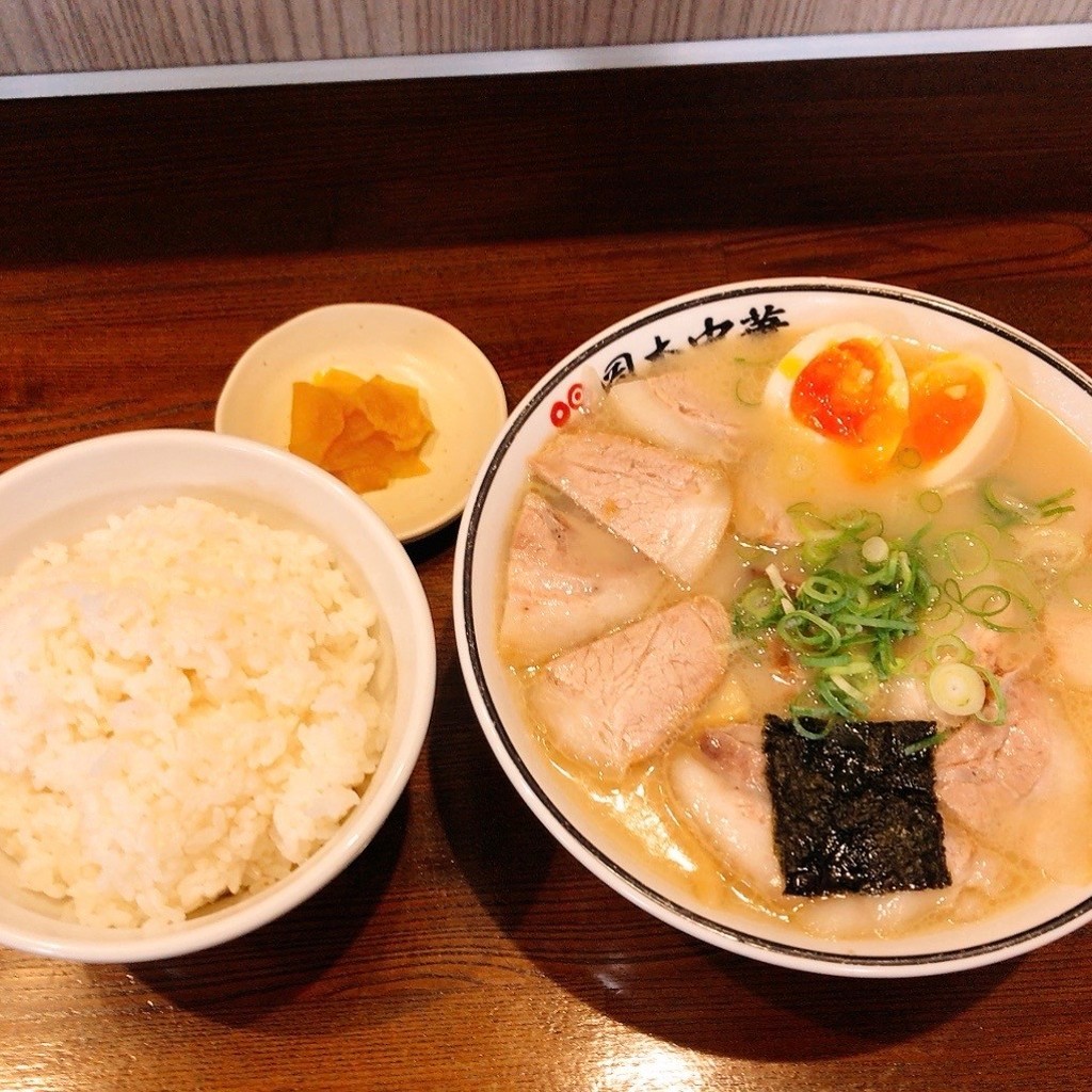 単身赴任おじさんさんが投稿した中田町ラーメン / つけ麺のお店岡本中華 小松島本店/オカモトチュウカ コマツシマホンテンの写真