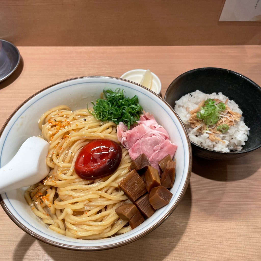 芸術家志望麺固めさんが投稿した新宿ラーメン / つけ麺のお店らぁ麺 くろ渦/ラァメン クロウズの写真