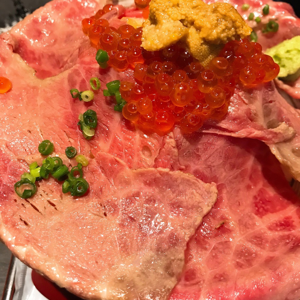 ユーザーが投稿した肉ドレス海鮮丼の写真 - 実際訪問したユーザーが直接撮影して投稿した吉祥寺本町キャバレークラブ / スナック絹の写真