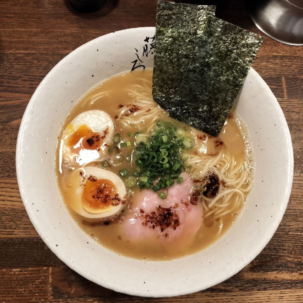 ユーザーが投稿した味玉ラーメンの写真 - 実際訪問したユーザーが直接撮影して投稿した上大崎ラーメン / つけ麺麺屋 藤しろの写真