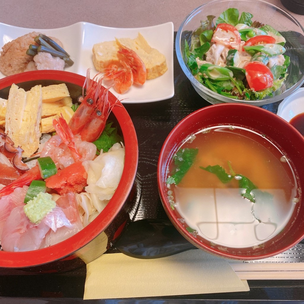 ユーザーが投稿したランチ 海鮮丼御膳の写真 - 実際訪問したユーザーが直接撮影して投稿した平成町和食 / 日本料理Food Dining 光祐の写真