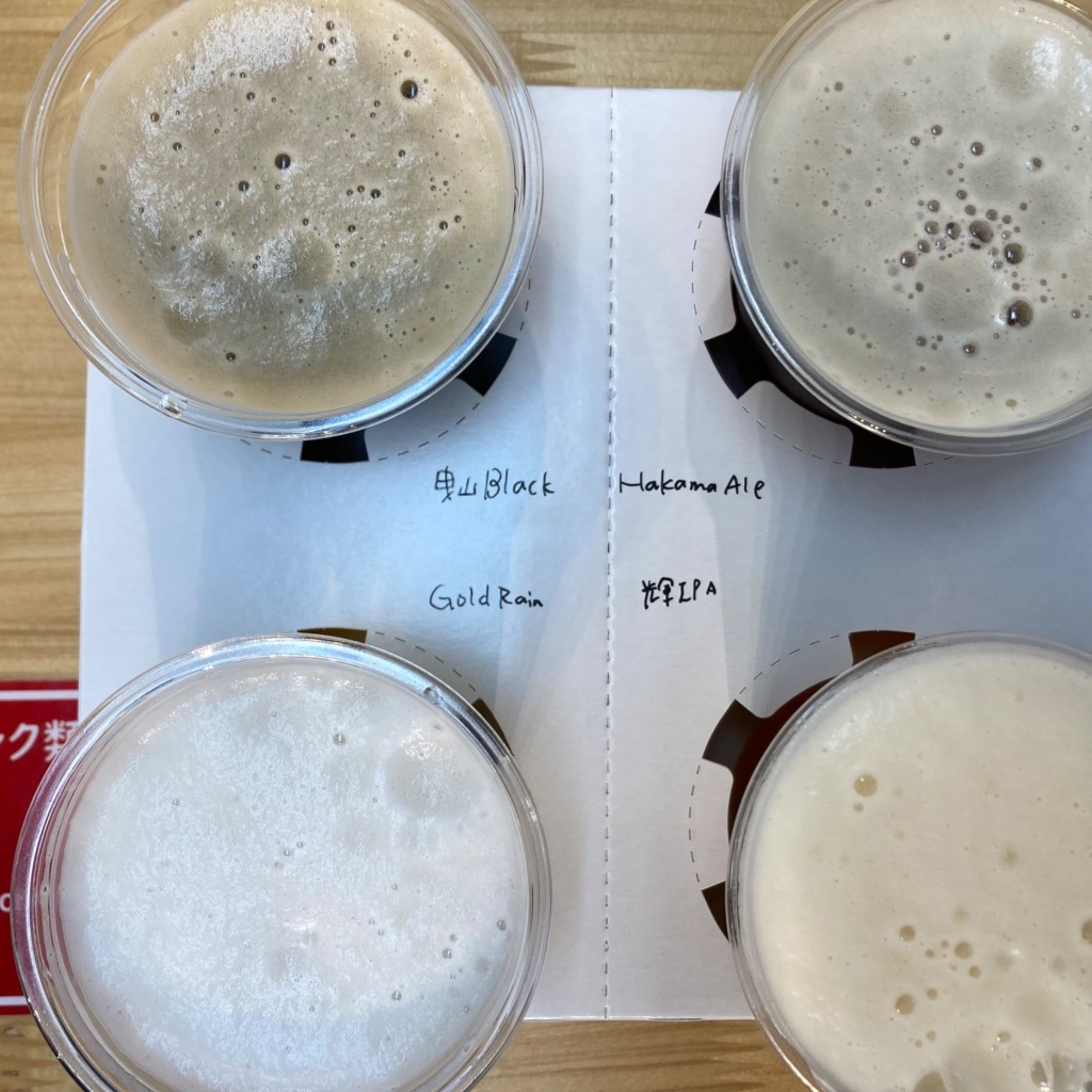 ユーザーが投稿した飲み比べ四種の写真 - 実際訪問したユーザーが直接撮影して投稿した青草町ビアホール百萬商店の写真