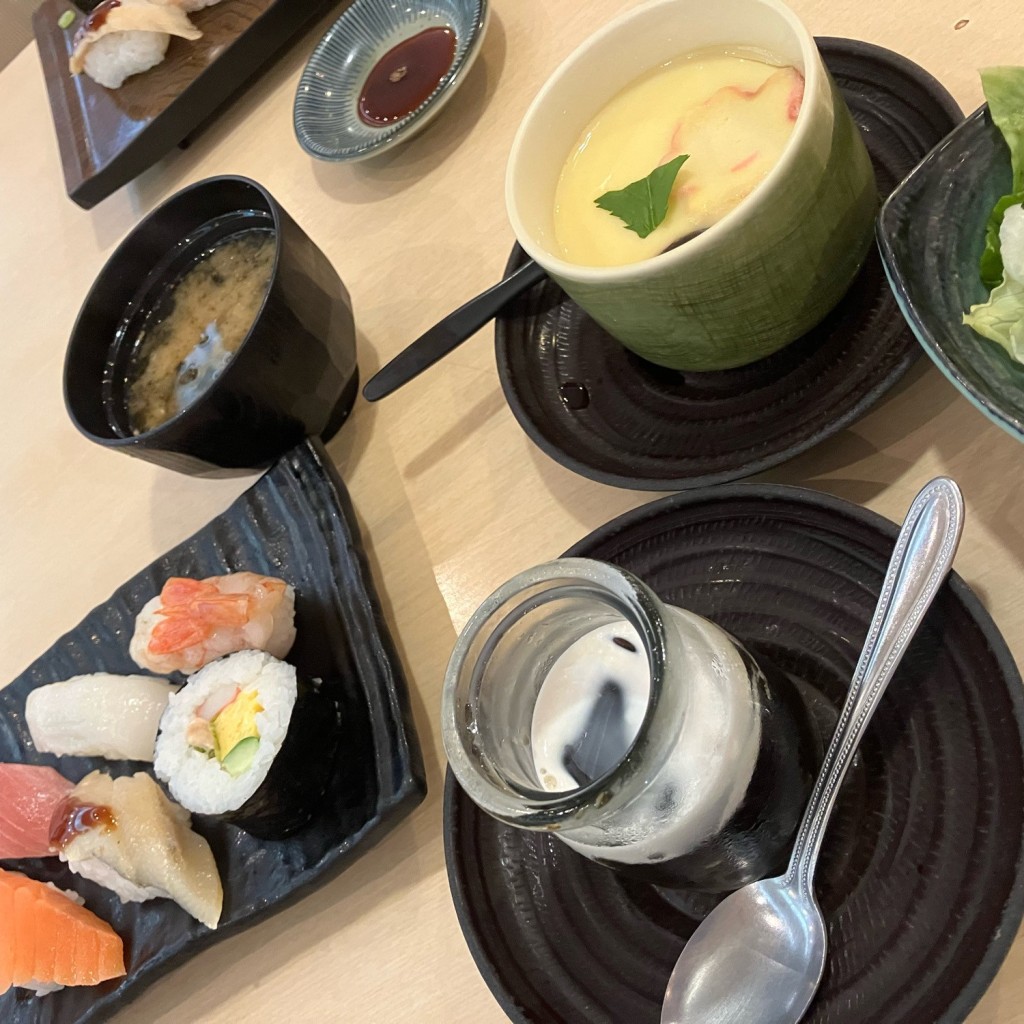 ユーザーが投稿したランチ彩りにぎりの写真 - 実際訪問したユーザーが直接撮影して投稿した神立町寿司にぎりの徳兵衛 西塚店の写真