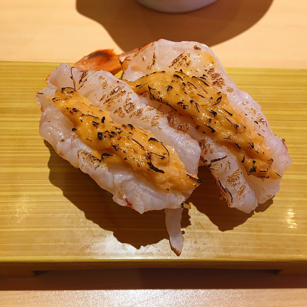 ユーザーが投稿した赤えびえび味噌炙りの写真 - 実際訪問したユーザーが直接撮影して投稿した篠崎町回転寿司回転寿司やまと 篠崎店の写真