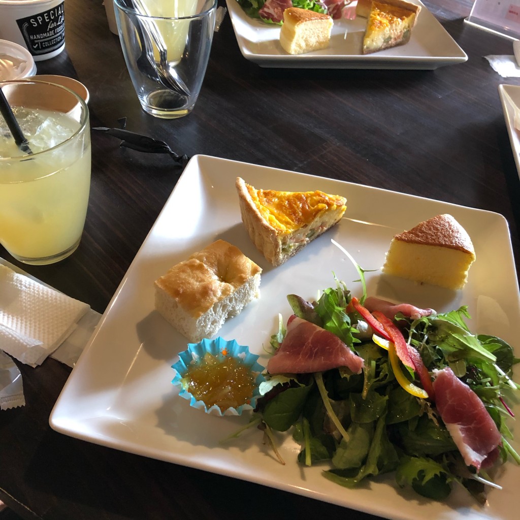 ユーザーが投稿したランチプレート キッシュの写真 - 実際訪問したユーザーが直接撮影して投稿した和田町カフェお菓子の森&蔵のカフェの写真