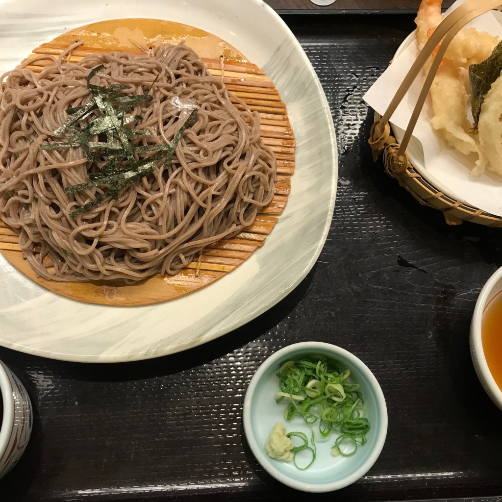 ユーザーが投稿した(麺)海老天ざるの写真 - 実際訪問したユーザーが直接撮影して投稿した椥辻東潰ファミリーレストラン和食さと 椥辻店の写真