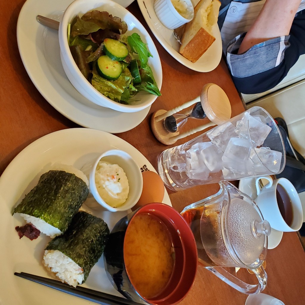 ユーザーが投稿した生野菜サラダデザートセットの写真 - 実際訪問したユーザーが直接撮影して投稿した浅野カフェカフェファイブの写真