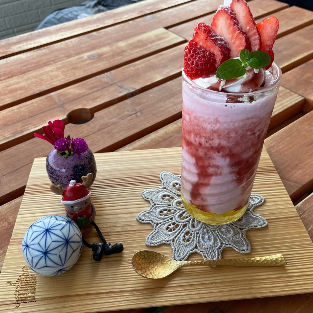 ユーザーが投稿した苺とクリームチーズのフラッペの写真 - 実際訪問したユーザーが直接撮影して投稿した中島東コーヒー専門店中島九条珈琲の写真