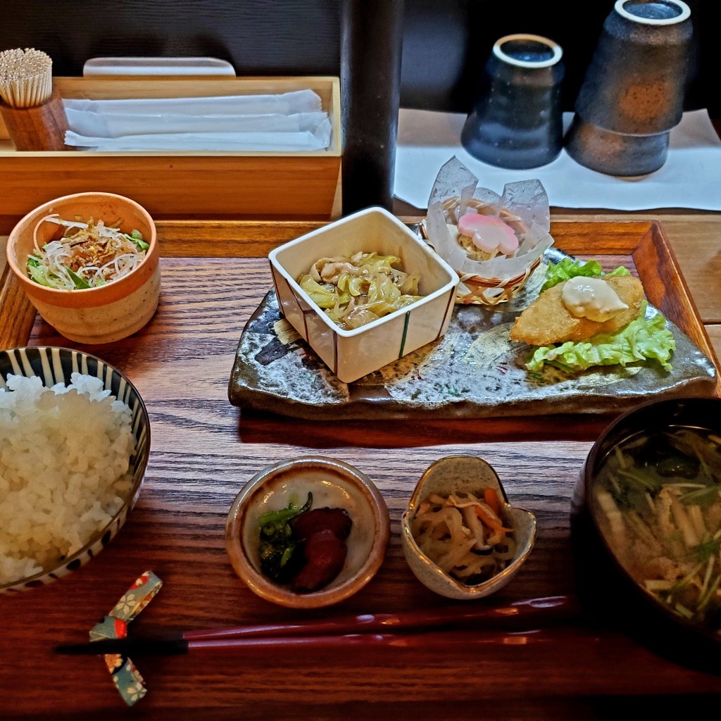 ユーザーが投稿したお気軽定食の写真 - 実際訪問したユーザーが直接撮影して投稿した元町通和食 / 日本料理あら家の写真
