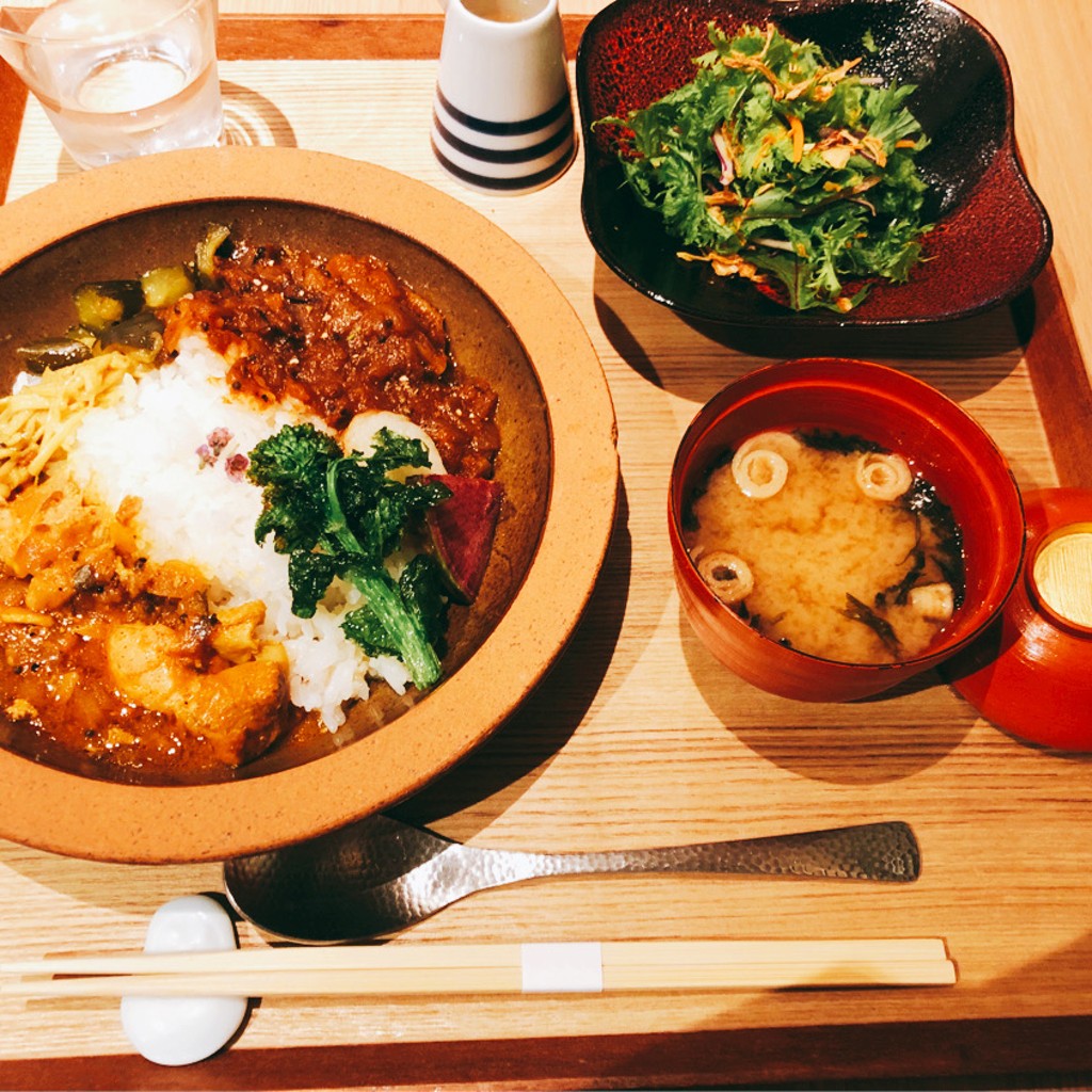 ユーザーが投稿した二種のカレー膳の写真 - 実際訪問したユーザーが直接撮影して投稿した矢来町カフェAKOMEYA茶屋の写真