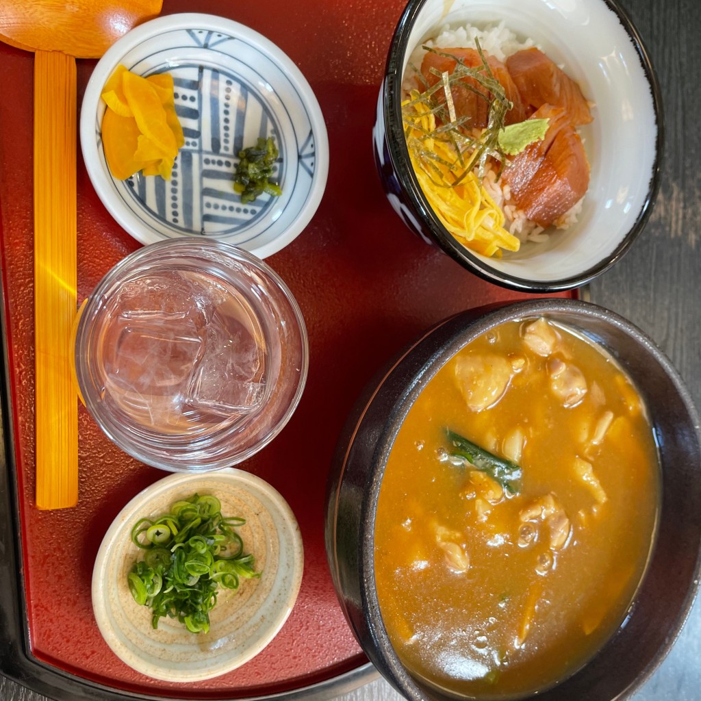 ユーザーが投稿したカレーなんばうどんとミニ丼ランチ  ミニ鉄火丼の写真 - 実際訪問したユーザーが直接撮影して投稿した青葉町うどん源の写真