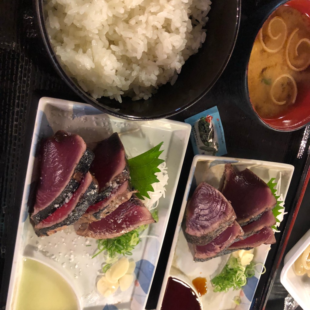 ユーザーが投稿した塩・タレたたき定食Lunchの写真 - 実際訪問したユーザーが直接撮影して投稿した帯屋町魚介 / 海鮮料理明神丸 帯屋町店の写真