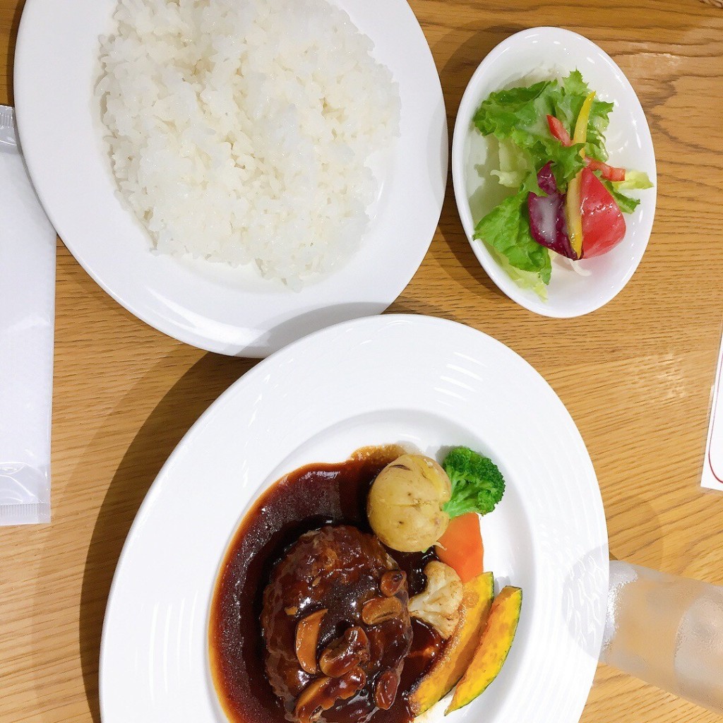 ユーザーが投稿したデミバーグの写真 - 実際訪問したユーザーが直接撮影して投稿した千住洋食新宿中村屋 オリーブハウス 北千住店の写真