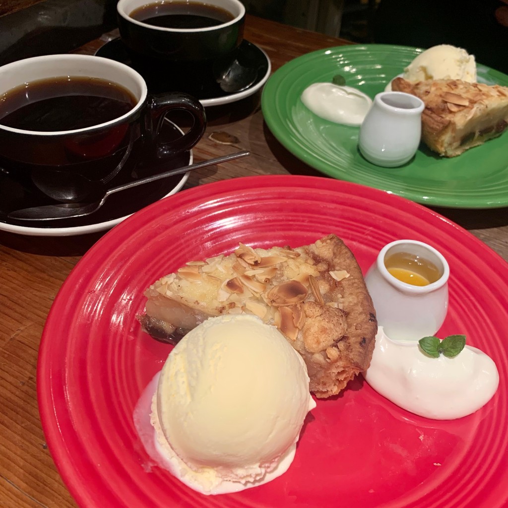 うさうさおさんが投稿した新港カフェのお店GRANNY SMITH APPLE PIE & COFFEE YOKOHAMA/グラニー スミス アップルパイ アンド コーヒー ヨコハマの写真