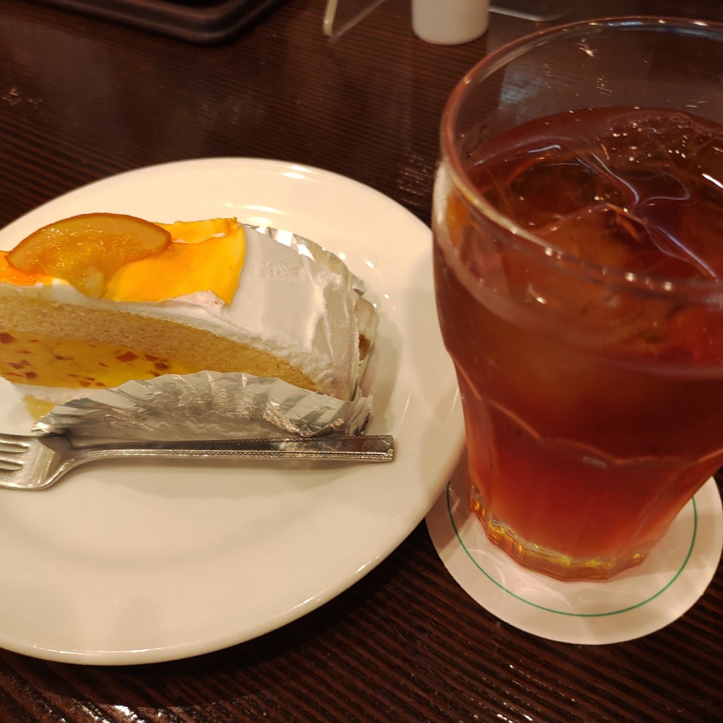 ユーザーが投稿したオレンジムースのケーキ ドリンクセットの写真 - 実際訪問したユーザーが直接撮影して投稿した泥亀喫茶店ピュアセブンの写真