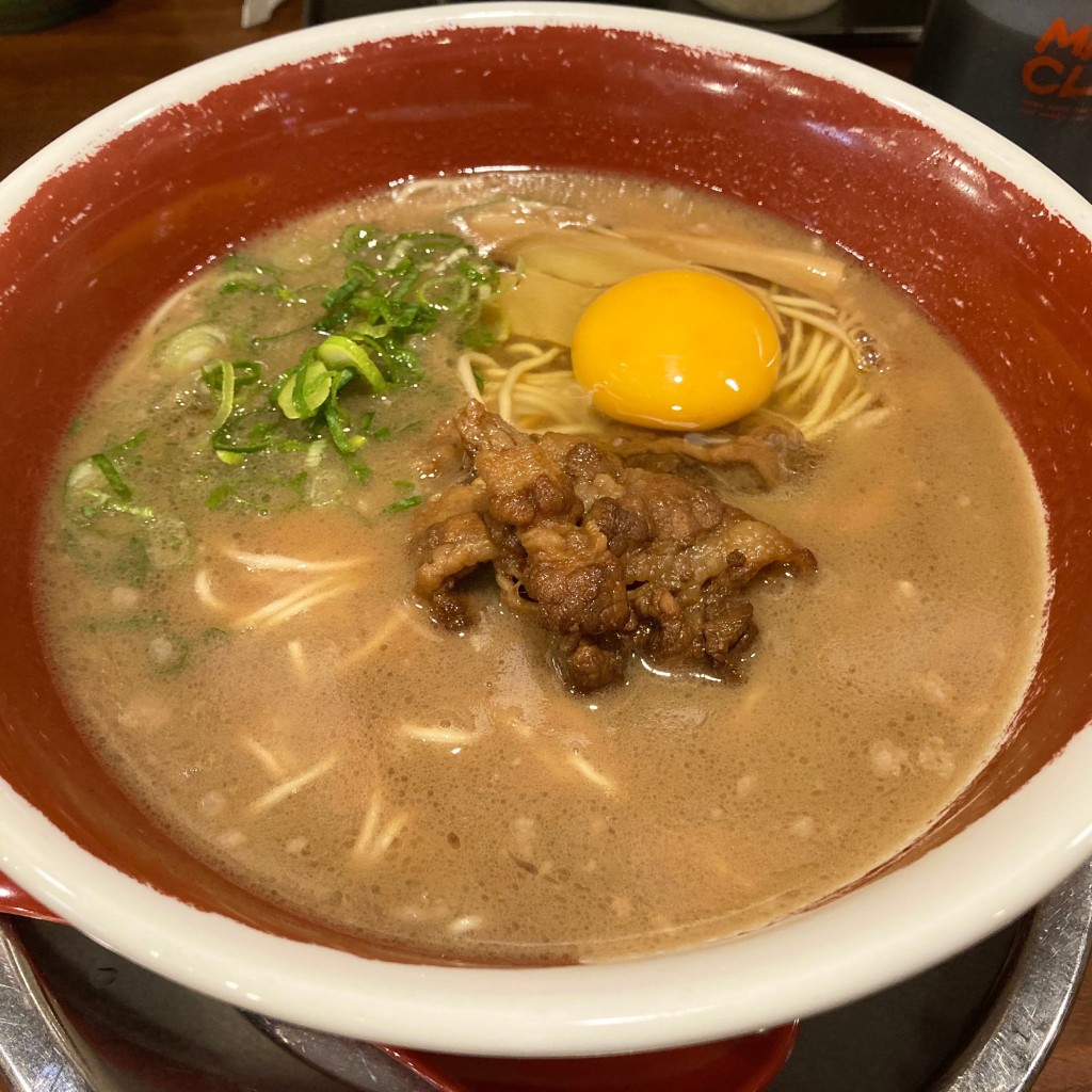 ユーザーが投稿した徳島ラーメン+生卵の写真 - 実際訪問したユーザーが直接撮影して投稿した寺島本町東ラーメン専門店麺王 徳島駅前本店の写真