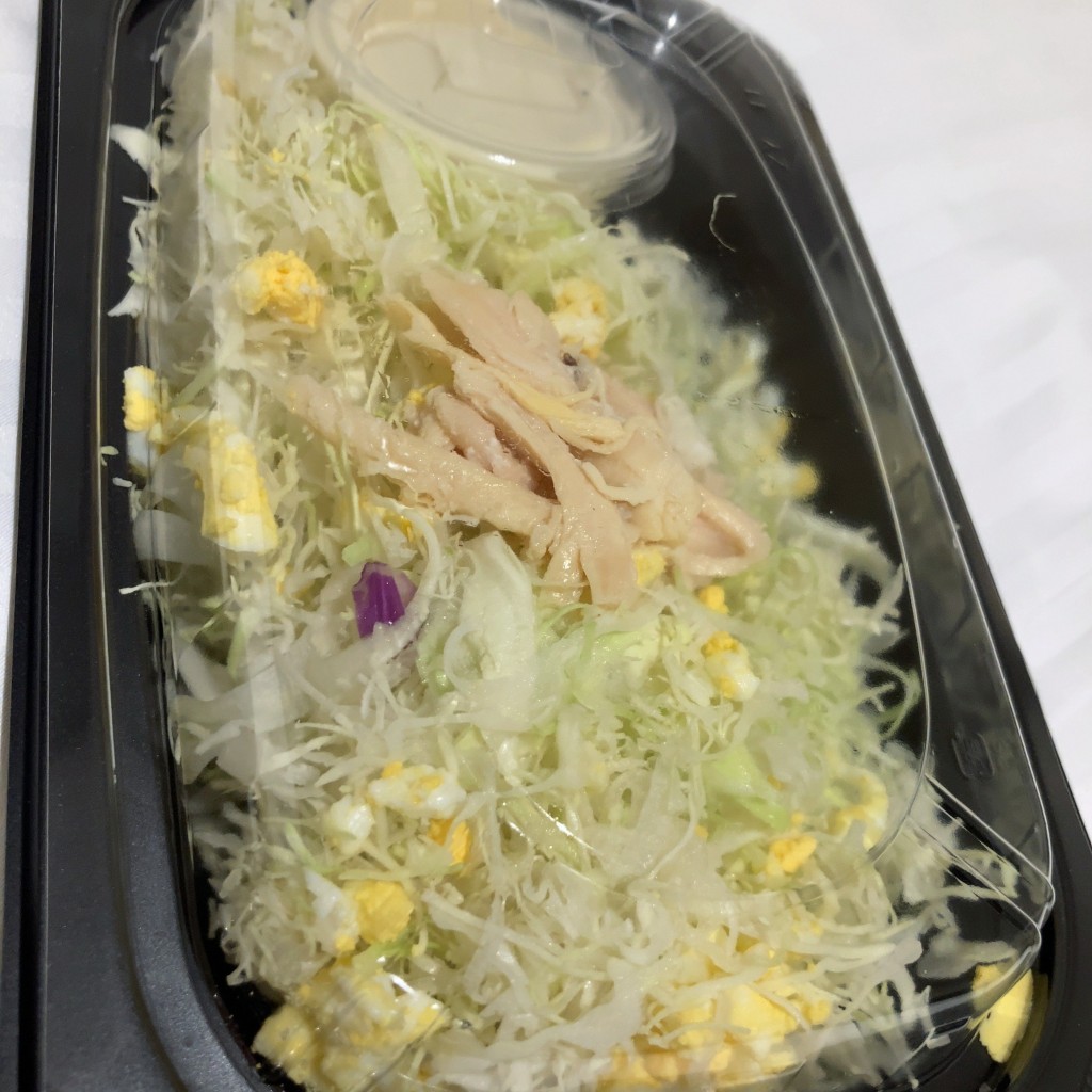 ユーザーが投稿した蒸し鶏サラダの写真 - 実際訪問したユーザーが直接撮影して投稿した銀座西ファミリーレストランガスト 銀座インズ店の写真