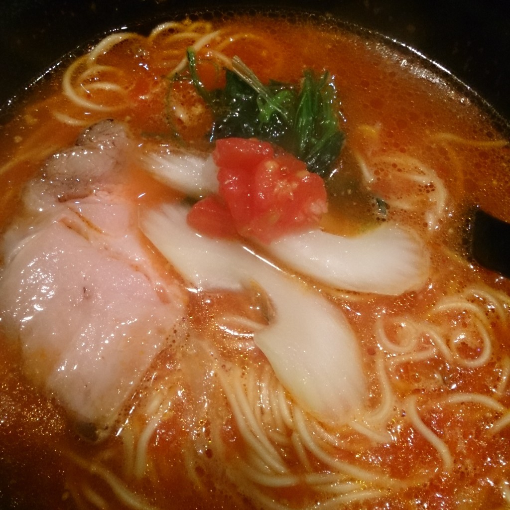 実際訪問したユーザーが直接撮影して投稿した南里ラーメン / つけ麺トマトラーメンと辛麺のお店 DOPO 空港東店の写真