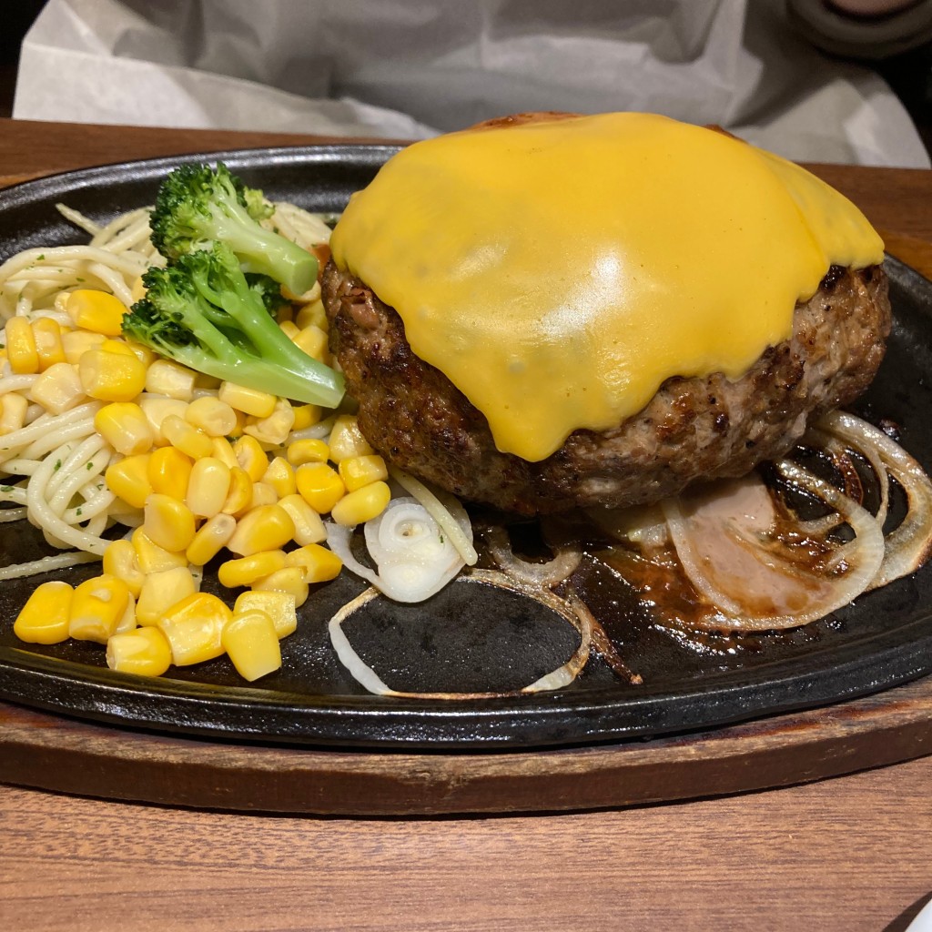 ユーザーが投稿したハンバーグステーキの写真 - 実際訪問したユーザーが直接撮影して投稿した笹塚ステーキヒーローズ 笹塚店の写真