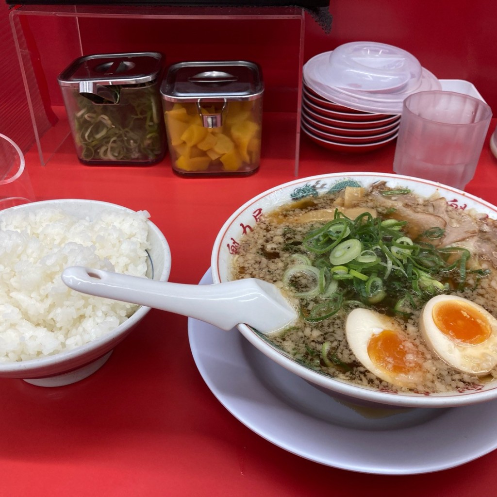 ユーザーが投稿した醤油味玉ラーメンの写真 - 実際訪問したユーザーが直接撮影して投稿した中堂寺北町ラーメン専門店ラーメン魁力屋 丹波口店の写真