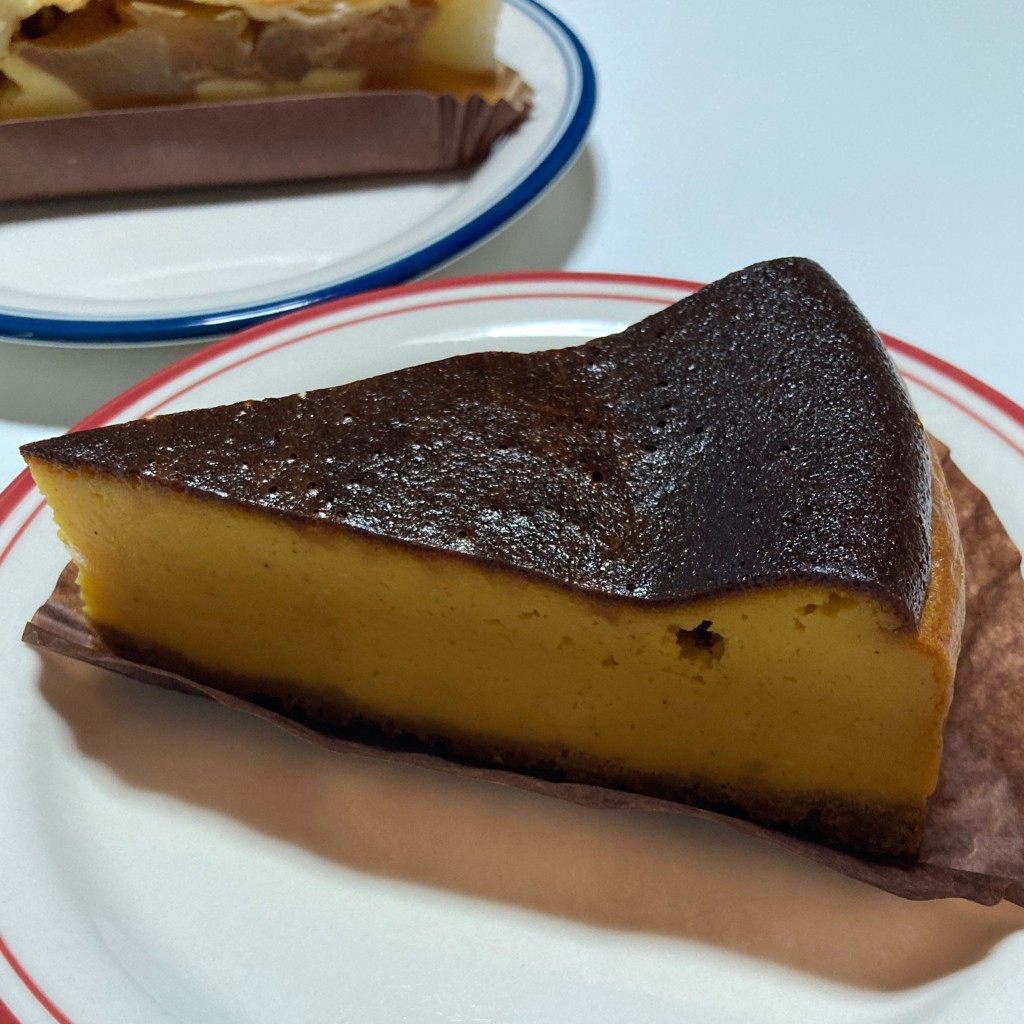 ユーザーが投稿したパンプキンのバスクチーズケーキの写真 - 実際訪問したユーザーが直接撮影して投稿した富士カフェスターバックスコーヒー 一宮富士店の写真
