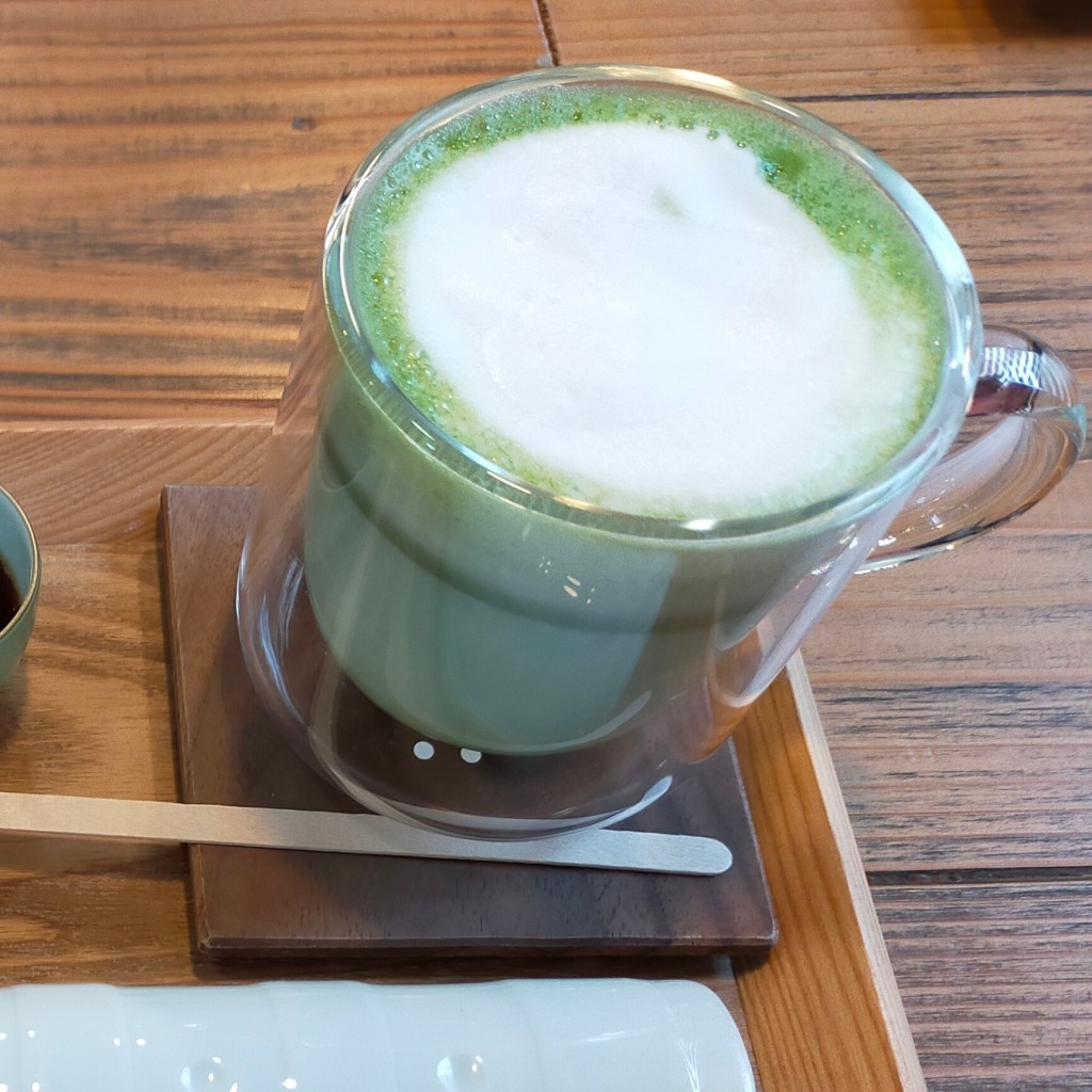 ユーザーが投稿した抹茶ラテの写真 - 実際訪問したユーザーが直接撮影して投稿した向島カフェまんまるの写真