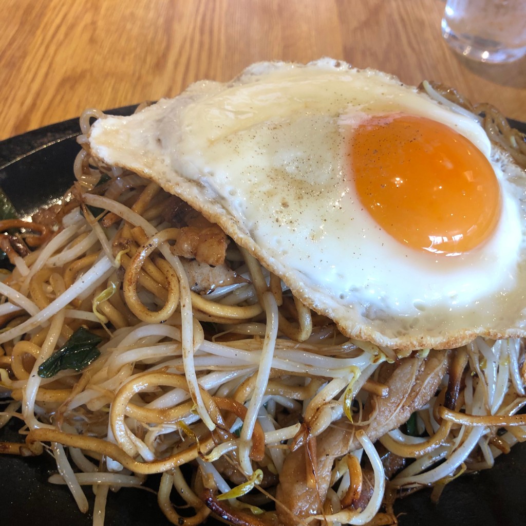 ユーザーが投稿した日田焼きそば 目玉焼きトッピングの写真 - 実際訪問したユーザーが直接撮影して投稿した若宮町和食 / 日本料理想夫恋 総本店の写真