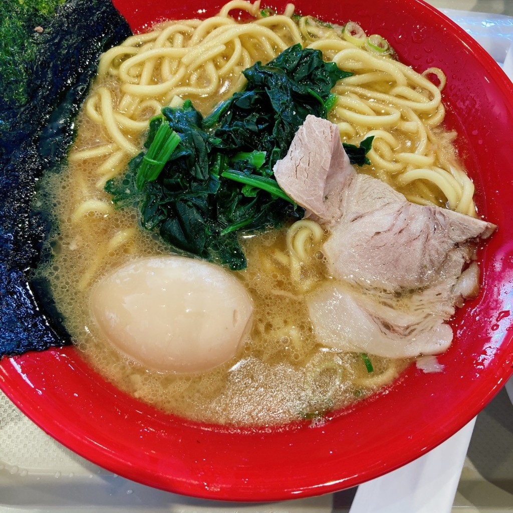 ユーザーが投稿したラーメン味玉付きの写真 - 実際訪問したユーザーが直接撮影して投稿した薬師ラーメン専門店RAMEN WALKINGの写真