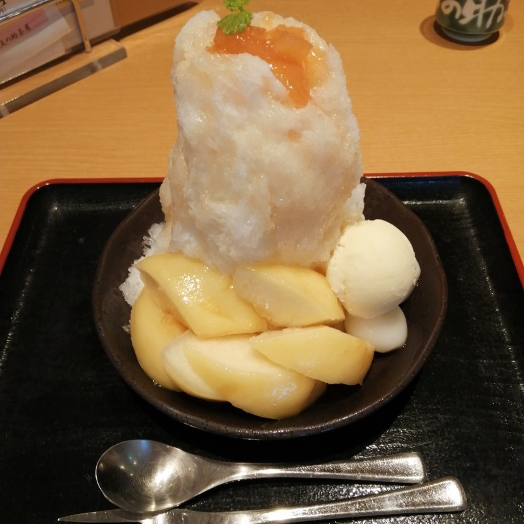 ユーザーが投稿した白桃のかき氷の写真 - 実際訪問したユーザーが直接撮影して投稿した名駅和菓子文の助茶屋 名古屋高島屋店の写真