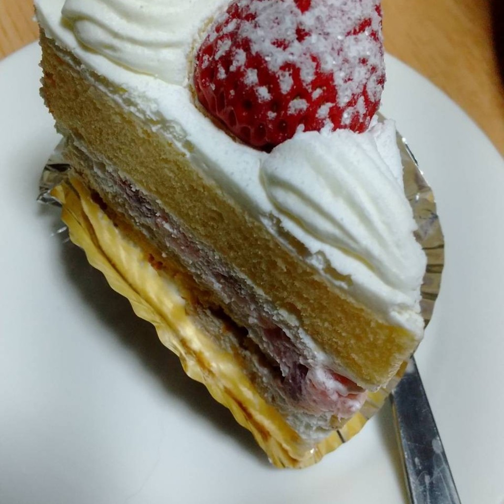 ユーザーが投稿したショートケーキの写真 - 実際訪問したユーザーが直接撮影して投稿した新今里ケーキケンテル 本店の写真