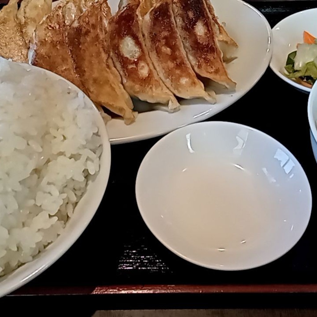 ユーザーが投稿したW餃子定食の写真 - 実際訪問したユーザーが直接撮影して投稿した旭中華料理香蘭の写真